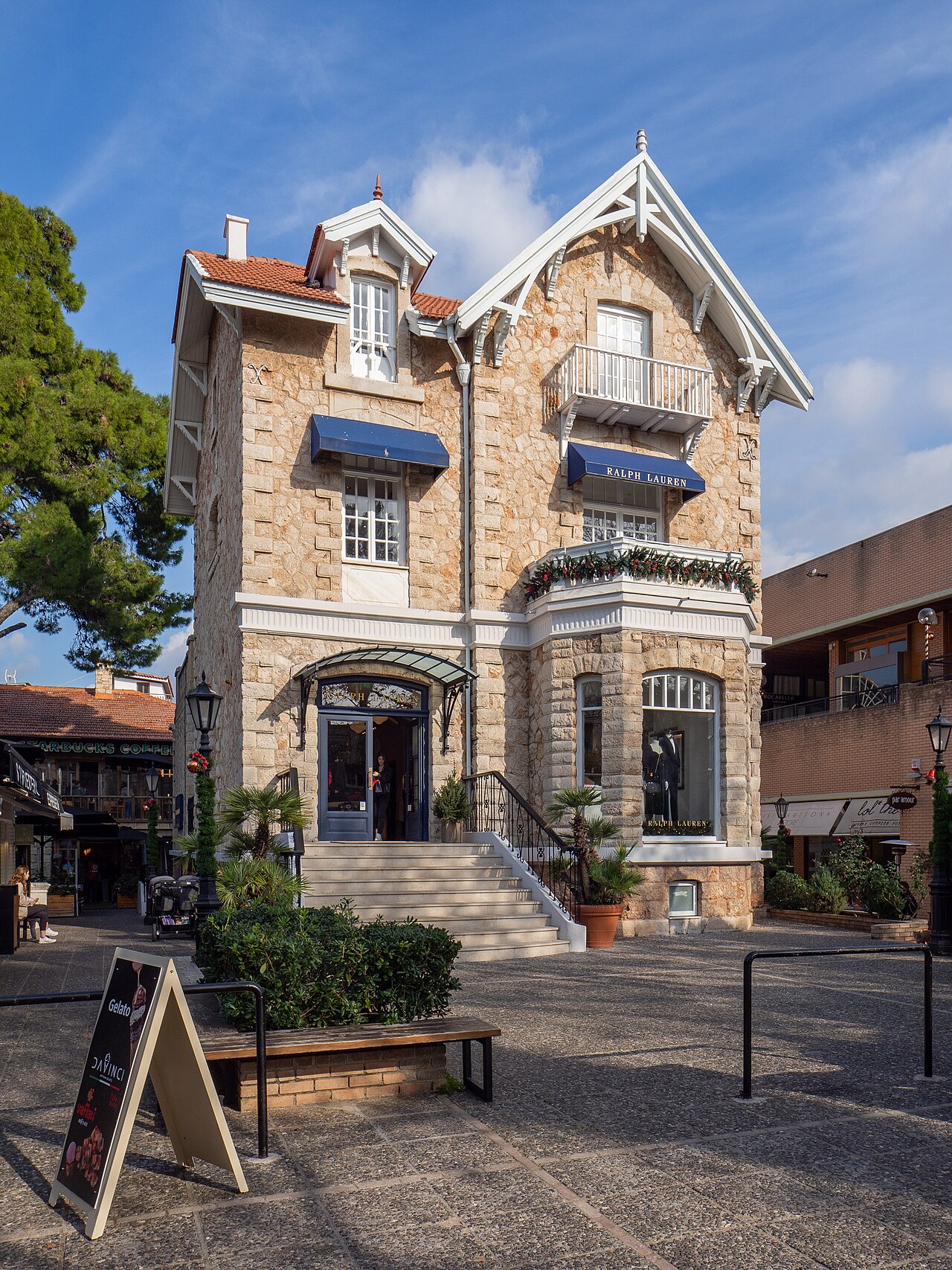 Kifisia shopping streets (Kassaveti, Levidou) photo 1